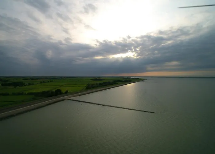 Ferienwohnung Deichblick - Nordseeurlaub In Hochwertiger 140Qm Fewo Mit Garten Im Idyllischen Butjadingen * Butjadingen